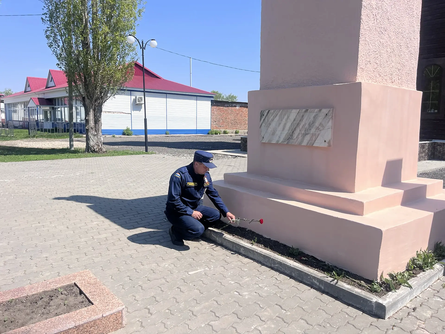 Доблесть и слава героям!