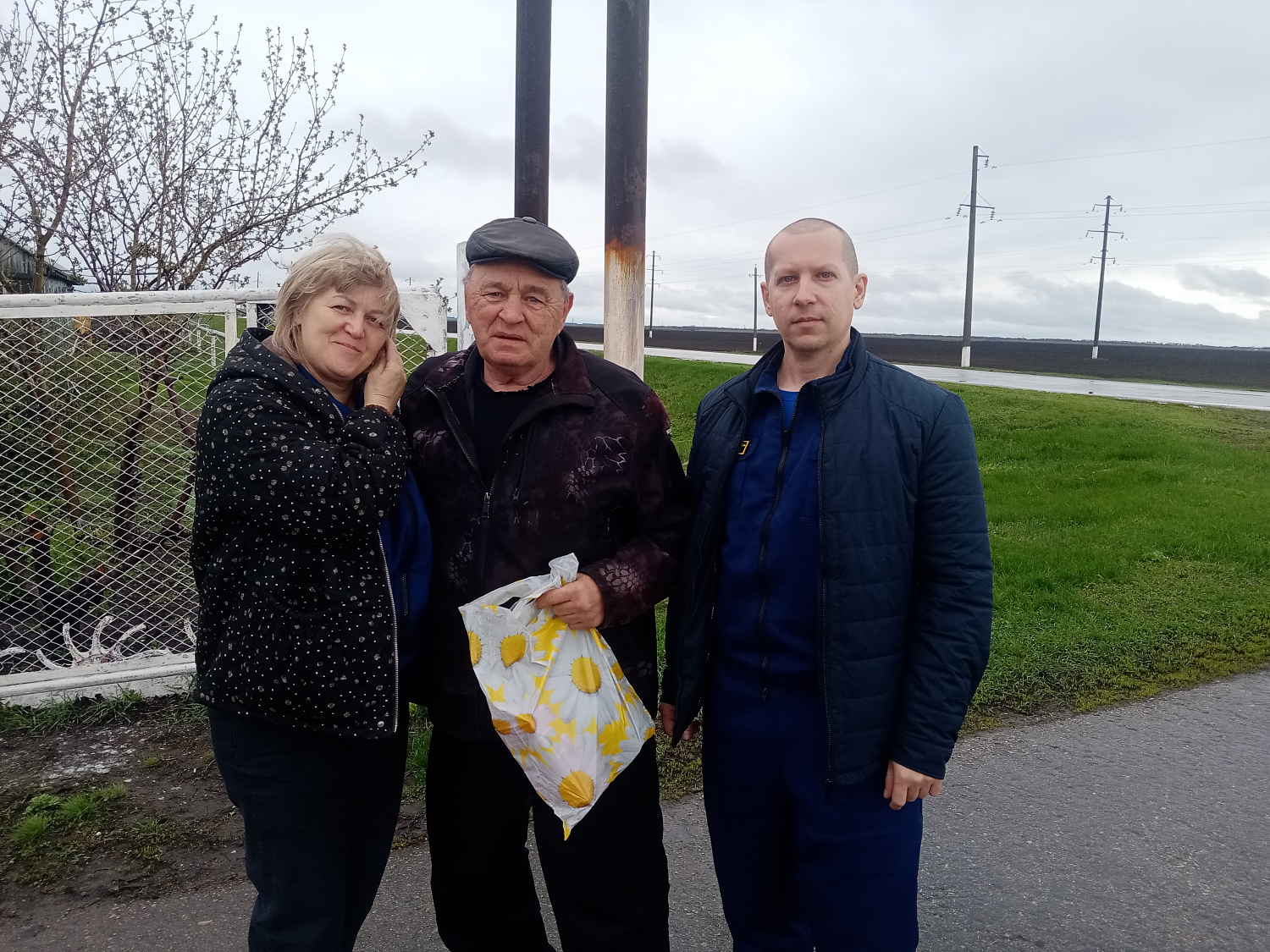 Представители 45-го пожарно-спасательного отряда поздравили ветеранов с Днем пожарной охраны России