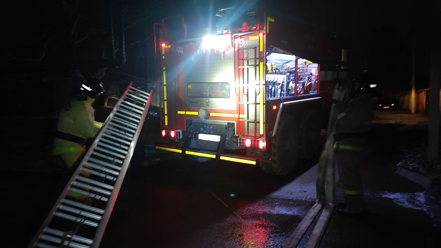 В Клявлинском районе загорелся электрический щиток в подъезде многоквартирного дома