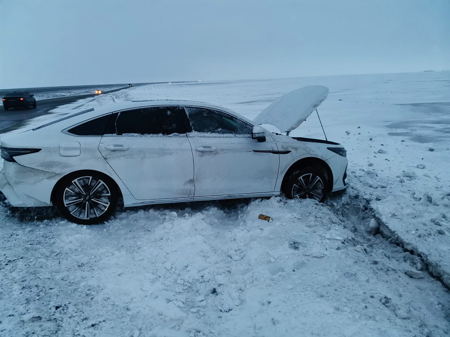 Несколько часов назад на 106 километре трассы М-5 «Урал» произошло дорожно-транспортное происшествие